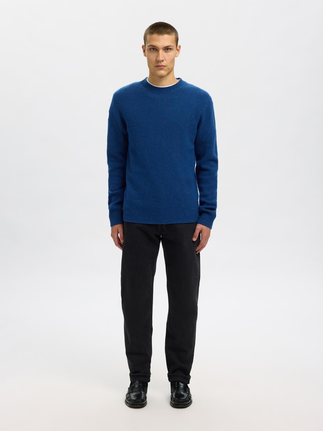 model_shot-front_full